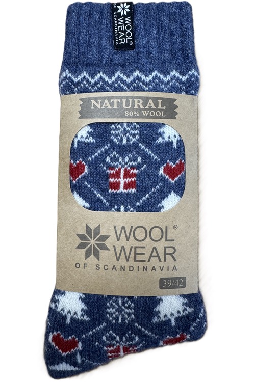 Julsockor presenter motiv från WOOLWEAR af 80% lammull
